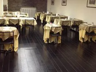 Club Z Hotel